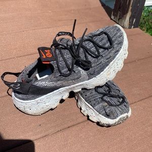 Nike gray foam bottom